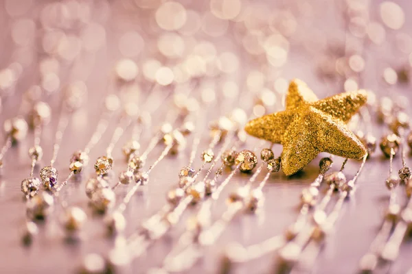 Decoración de Navidad. Decoración de Navidad sobre el fondo de madera . — Foto de Stock