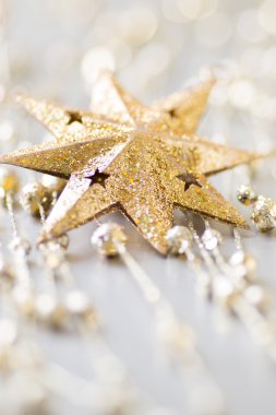 Altın ışık. Bir Altın ışık arka plan üzerinde yıldız.