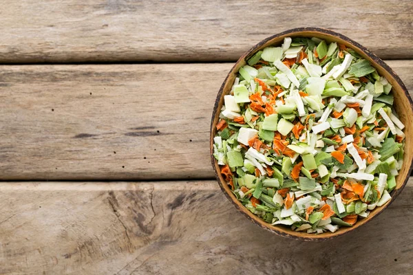 Épice de légumes séchés. Produit bio aux herbes. Herbes finement hachées . — Photo