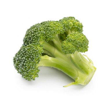 Brokoli beyaz bir arkaplanda izole edilmiş. 