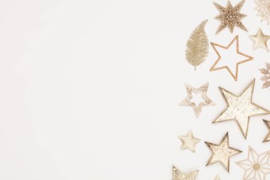 Beyaz ahşap masanın üzerinde Noel arkaplanı.