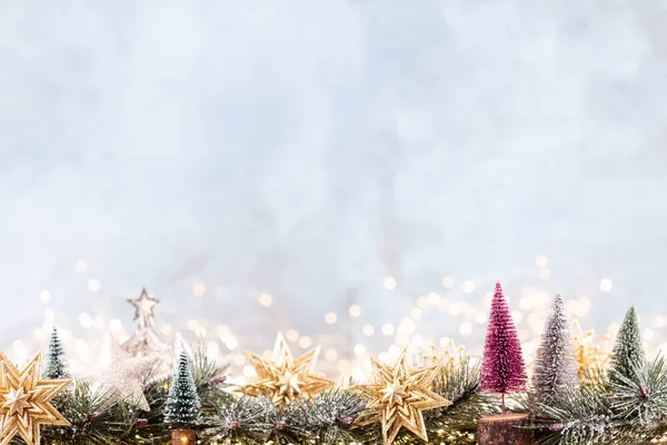 Vánoční Pozadí Stromem Rozmazané Lesklé Světla — Stock fotografie