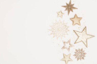 Beyaz ahşap masanın üzerinde Noel arkaplanı.