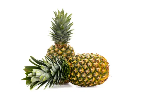 Ananas Aisladas Sobre Fondo Blanco — Foto de Stock