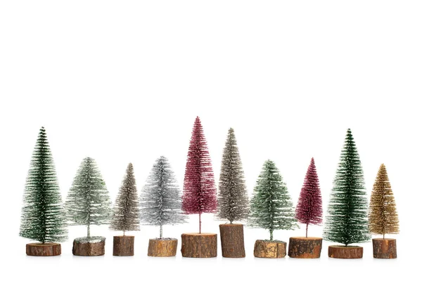 白い背景に孤立したクリスマスツリー — ストック写真