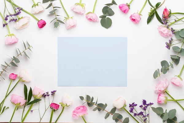 Hermosas Flores Ranúnculo Color Sobre Fondo Blanco Tarjeta Felicitación San — Foto de Stock