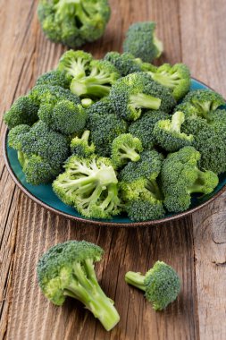 Sağlıklı Yeşil Organik Çiğ Brokoli Çiçekleri Pişirmeye Hazır