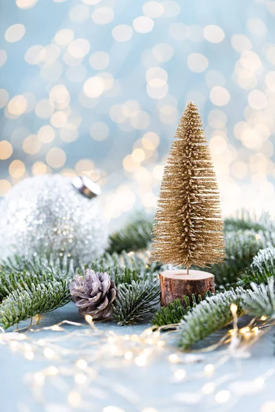 Abeto Navidad Con Árbol Luces Brillantes Borrosas — Foto de Stock