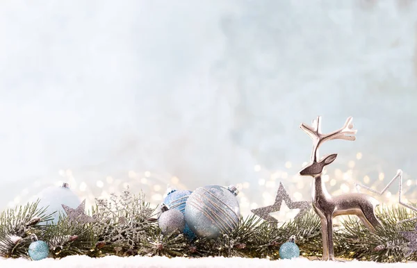 Ağaçlı Bulanık Işıklı Noel Arkaplanı — Stok fotoğraf