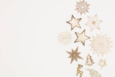 Beyaz ahşap masanın üzerinde Noel arkaplanı.