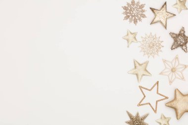 Beyaz ahşap masanın üzerinde Noel arkaplanı.