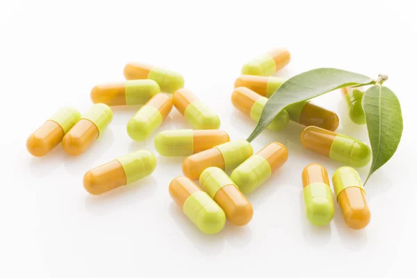 Naturliga Vitamintillskott Vit Bakgrund — Stockfoto