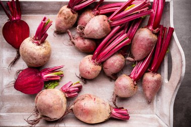 Yeni pancar hasadı. Durgun hayat.