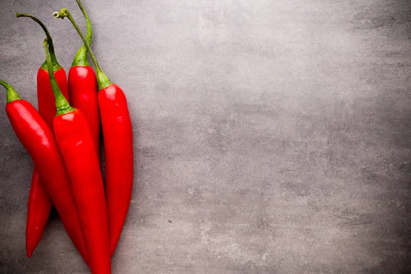 Peperoncino Sullo Sfondo Grigio — Foto Stock