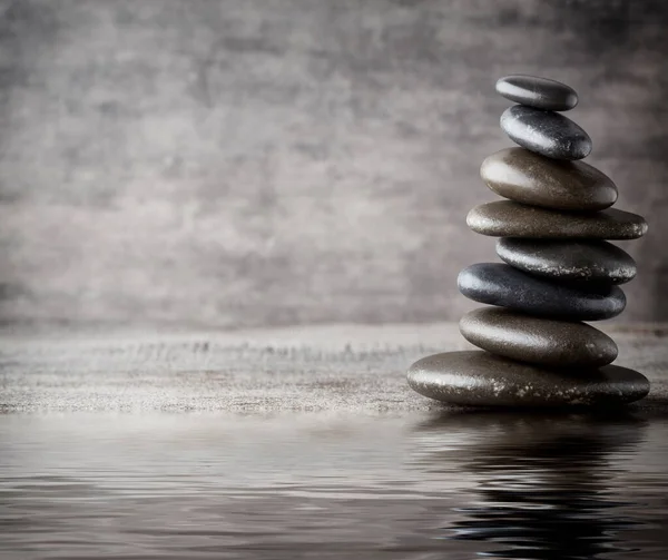 Piedras Spa Sobre Fondo Gris — Foto de Stock