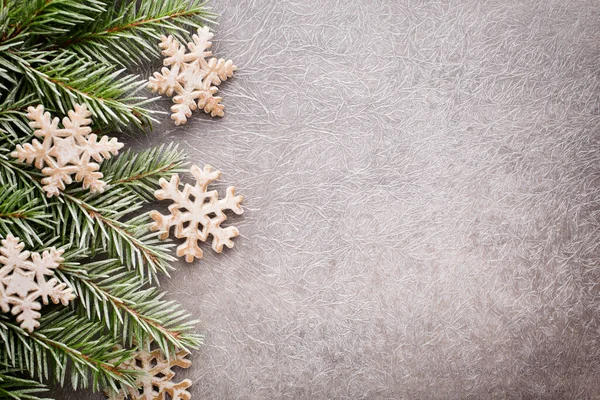 Rama Abeto Con Decoraciones Navideñas Sobre Fondo Gris —  Fotos de Stock