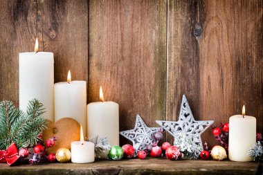 Noel desenli Noel mumları.