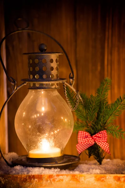 キャンドル クリスマスの装飾が施されたランタン グリーティングカード — ストック写真