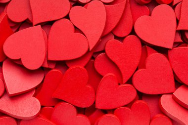 Daha küçük kırmızı kalpler arka plan.