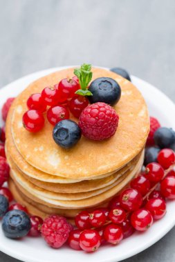 Krepler. Taze dutlu krep yığını..