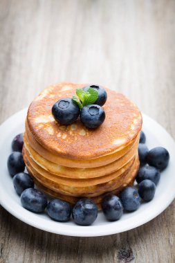 Krepler. Taze dutlu krep yığını..