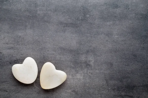 Corazón Blanco Sobre Fondo Gris —  Fotos de Stock