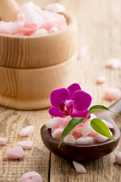 Sea Salt Spoon Wooden Pestle Pink Orchid — Stock Photo, Image