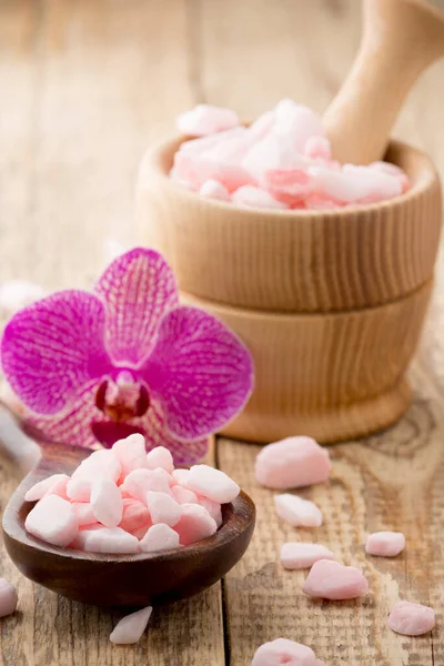 Sea Salt Spoon Wooden Pestle Pink Orchid — Stock Photo, Image