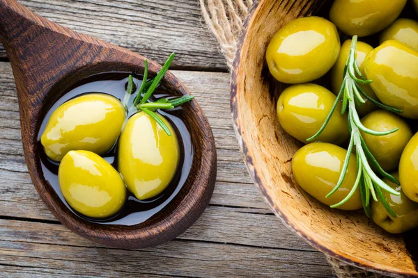 Fresh Olives Gray Background Olives Bowl Spoon — Stock Photo, Image