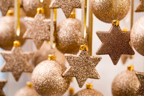 Decoración Brillante Navidad Estrella Dorada Bola — Foto de Stock