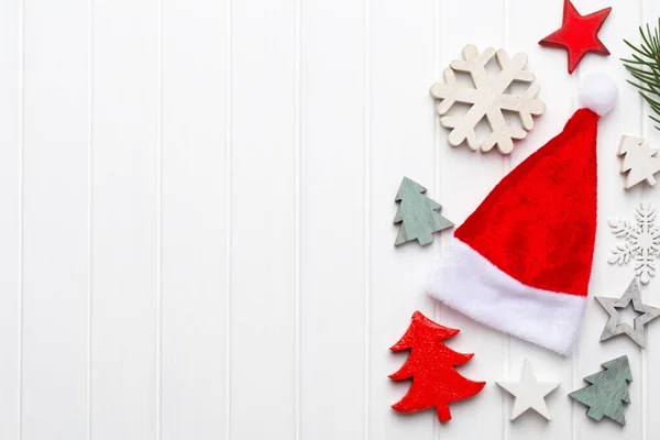 クリスマスの素朴な装飾とクリスマスグリーティングカード — ストック写真