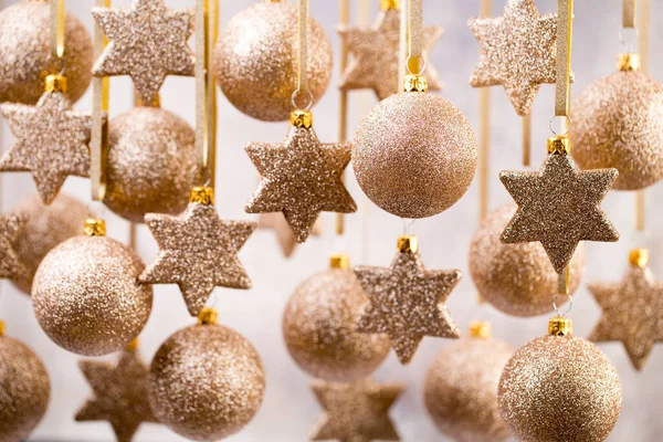 Julen Glansig Inredning Gyllene Stjärna Och Boll — Stockfoto
