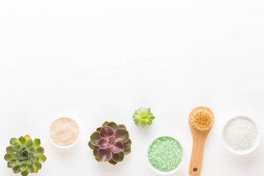 Metin için alanı olan bir spa arkaplanı. Spa tebrik kartı demek. Aromaterapi teması, el yapımı biyokozmetik. Düz yatıyordu.