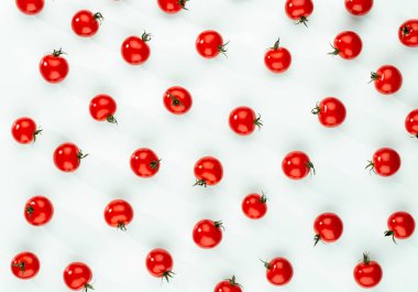 Çerru domatesi, sağlıklı beslenme ve vejetaryenlik. Renk arkaplanı.