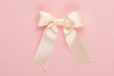 Soyut Noel dekoru. Yılbaşı tatili konsepti en az pembe arkaplan.