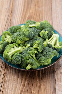 Sağlıklı Yeşil Organik Çiğ Brokoli Çiçekleri Pişirmeye Hazır