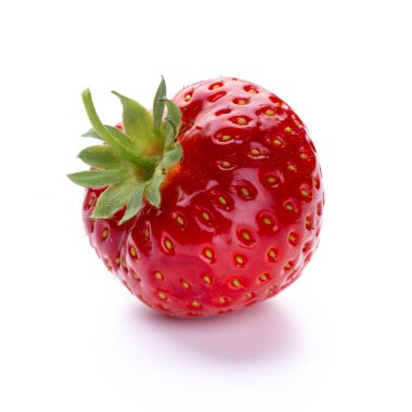 İzole edilmiş çilek. Tek çilekli meyve beyaz arkaplanda izole edilmiş, kırpma yolu ile - resim