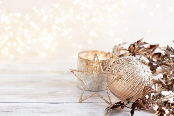 Bokeh Altın Noel Sade Topları — Stok fotoğraf