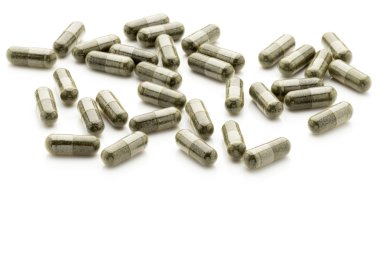 Homeopatik haplar, alternatif ilaçlar. Beyaz bir arkaplanda.