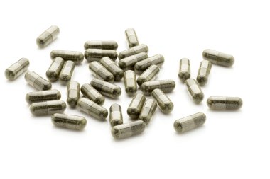 Homeopatik haplar, alternatif ilaçlar. Beyaz bir arkaplanda.