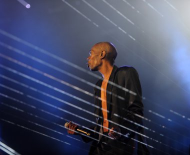 Maxi Jazz - inançsız