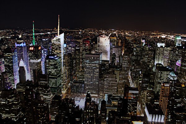 Nigh time view of New York city from Empire State