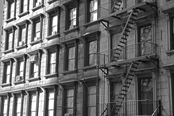 NYC apartman épület 21bw — Stock Fotó