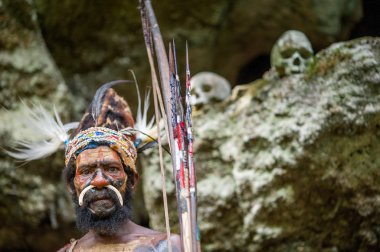 Papua kabilesi Yafi savaşçı