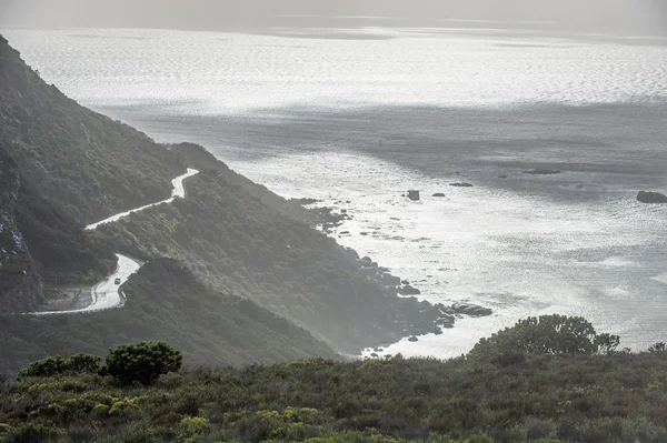 De bergweg aan de Oceaan — Stockfoto