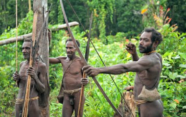 Yeni Gine 'nin Korowai kabilesi