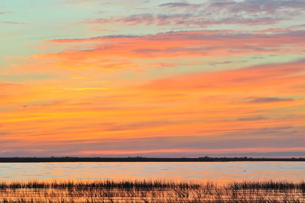 Sunset on the Volkhov river — Stock Photo, Image