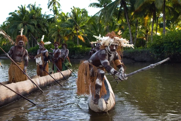 Headhunters. Asmats. — Stockfoto