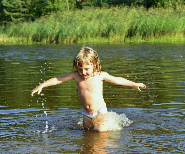 Little girl in water — Stock Photo, Image