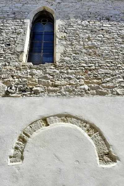 Facciata semplice di un edificio — Foto Stock